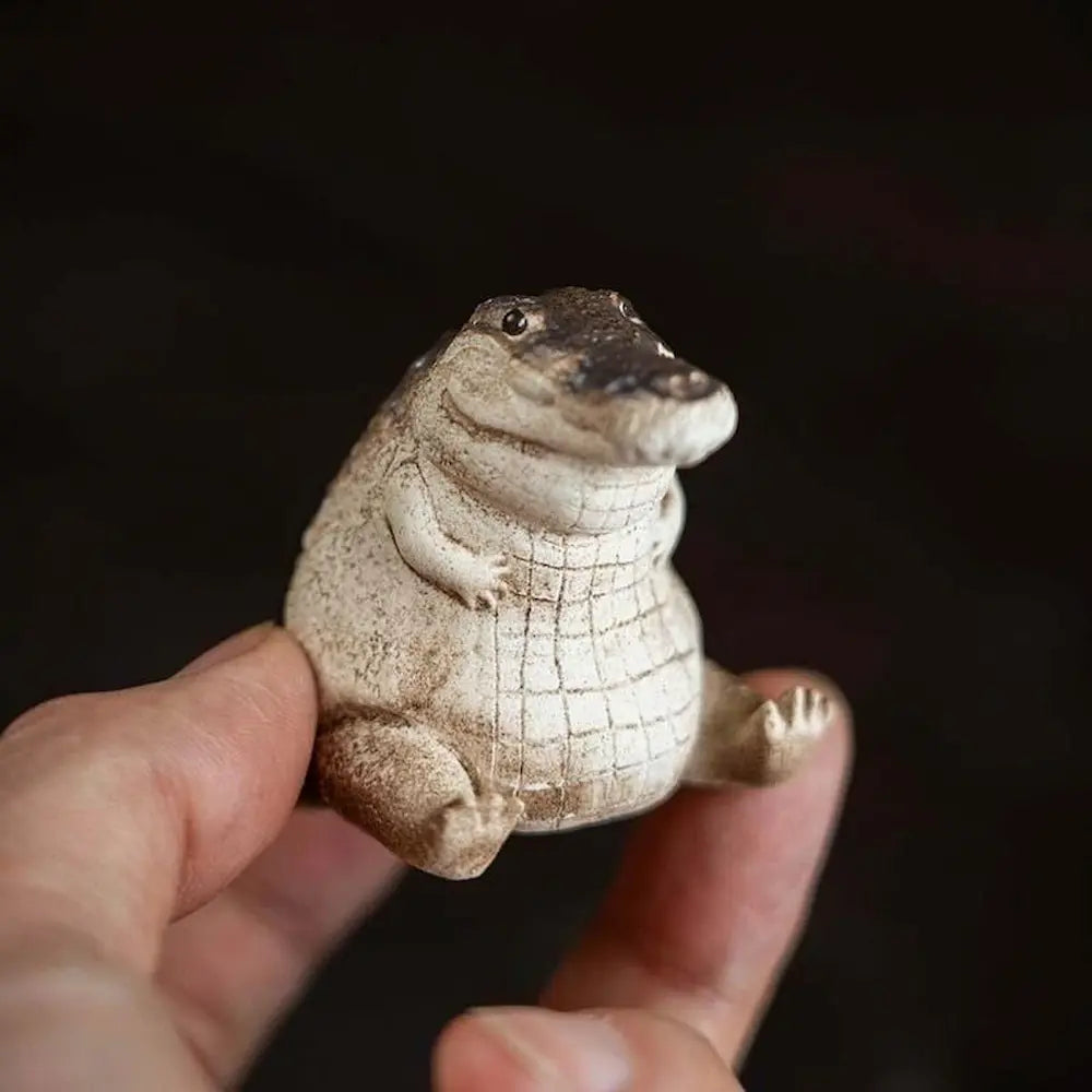 7 Days Of Tea Ceramic Tea Pet – Alligator (Cute Sitting)